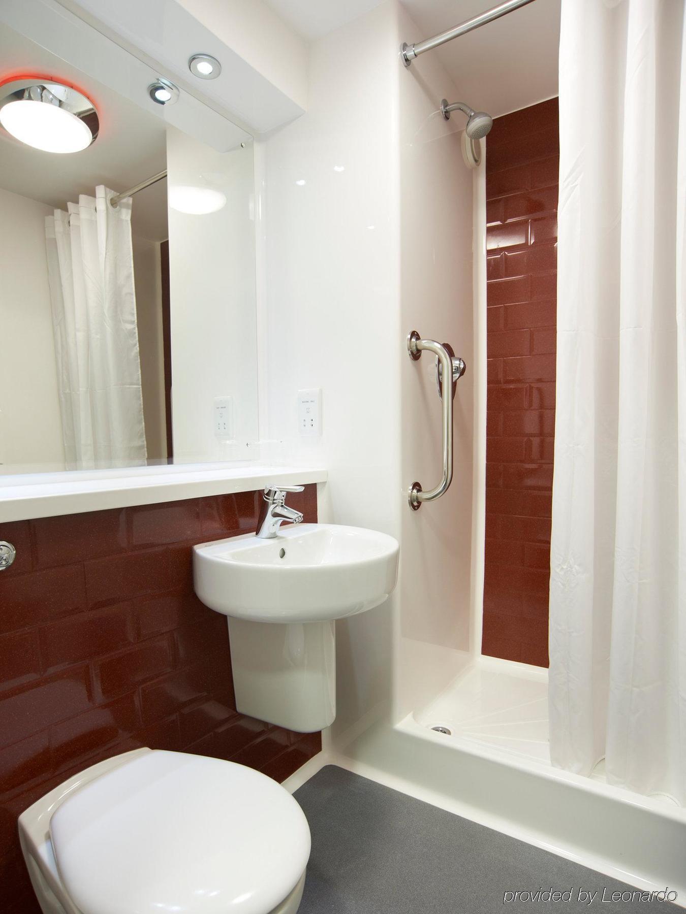 Travelodge Manchester Salford Quays Eksteriør bilde