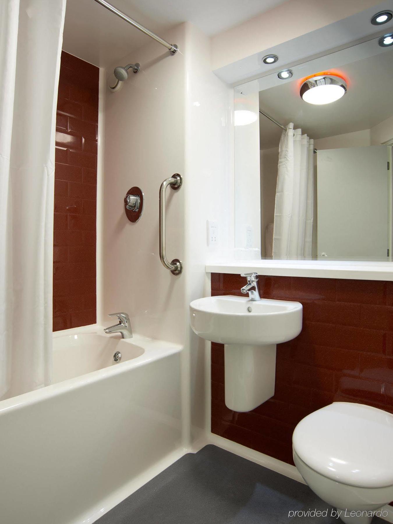 Travelodge Manchester Salford Quays Eksteriør bilde